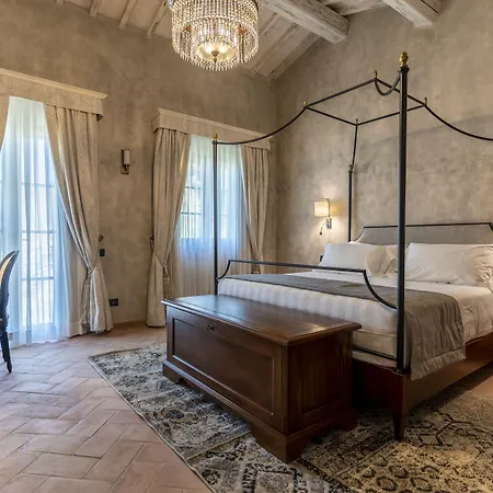 Petriolo - Small Luxury Of The World Черрето-Гвиди